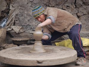 सरकारले देशलाई सही बाटोमा हिडाउन खोजेको छ नेपाली काँग्रेसका सभापति शेरबहादुर देउवाले रुकुम  पूर्वको