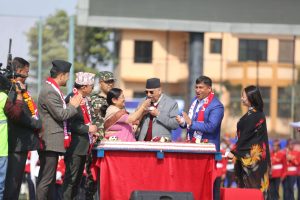 पचास पाउन्डको केक काटेर केपी ओली कपको उद्घाटन