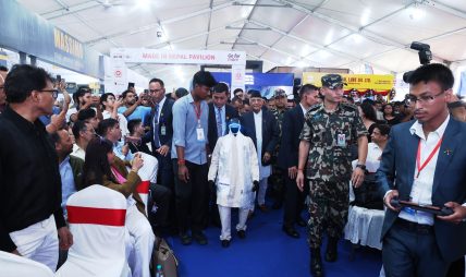 नेपालमा लगानी र काम गर्न कुनै बाधा छैन :  प्रधानमन्त्री