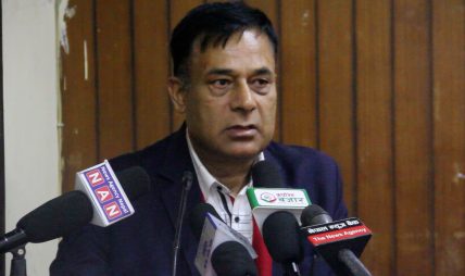 स्थानीय तह भन्ने कतै नभएकाले सरकार नै भनिनुपर्छ – अध्यक्ष ढुंगाना