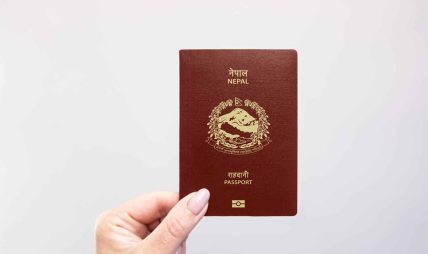 अमेरिकी भिसा पाउन नेपालीले अब ३० लाख रुपैयाँसम्म धरौटी राख्नुपर्ने अमेरिकी भिसा पाउन नेपालीले अब ३० लाख रुपैयाँसम्म धरौटी राख्नुपर्ने