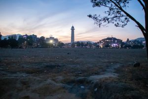 सैनिक मञ्चको दक्षिण चौरमा २ करोड ७० लाख रुपियाँ खर्च गरेर वरमुढा ग्रास रोपिँदै