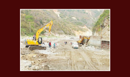 मापदण्ड विपरित नदी उत्खनन् गर्ने १७ सवारी साधन प्रहरी नियन्त्रणमा