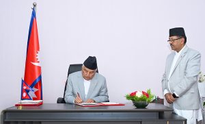 राष्ट्रपतिले अध्यादेश जारी गरेसँगै एकैपटक १,५९४ जना पदाधिकारीहरू पदमुक्त हुने राष्ट्रपतिले अध्यादेश जारी गरेसँगै एकैपटक १,५९४ जना पदाधिकारीहरू पदमुक्त हुने