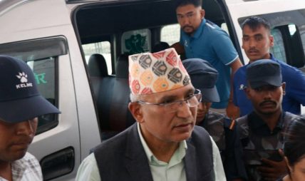 पूर्वअर्थमन्त्री पौडेललाई काठमाडौं ल्याइयो, म्याद थपका लागि अदालत लगिँदै