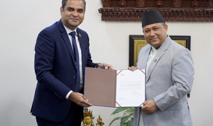 नेपाल र युएनएफपीएबीच रणनीतिक सहकार्य सुदृढ बनाउने प्रतिबद्धता, नवनियुक्त प्रतिनिधिद्वारा प्रमाणपत्र पेस