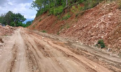 सेलेघाट–साँघुटार सडक निर्माण कछुवा गतिमा : अलपत्र आयोजनाले स्थानीयको घर–जग्गा जोखिममा  
