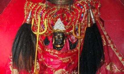 विश्वप्रसिद्ध गढीमाई मन्दिरमा चोरी : चाँदीको मुकुट र सुनका गहनासहित ४ थान बहुमूल्य सामग्री गायब विश्वप्रसिद्ध गढीमाई मन्दिरमा चोरी : चाँदीको मुकुट र सुनका गहनासहित ४ थान बहुमूल्य सामग्री गायब