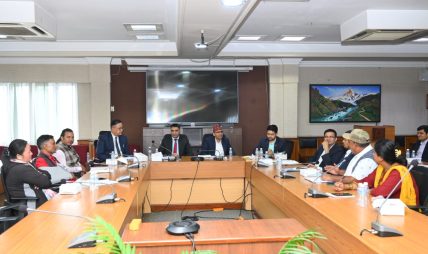 सरकारी वार्ता टोली र लघुवित्तपीडित संघर्ष समितिबिच वार्ता हुने सरकारी वार्ता टोली र लघुवित्तपीडित संघर्ष समितिबिच वार्ता हुने