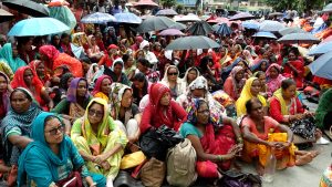 लघुवित्त पीडित भन्छन् : ऋण तिर्न तीनवटा ट्याक्टर बेचिसकें, अब त बाँच्नै मन छैन लघुवित्त पीडित भन्छन् : ऋण तिर्न तीनवटा ट्याक्टर बेचिसकें, अब त बाँच्नै मन छैन