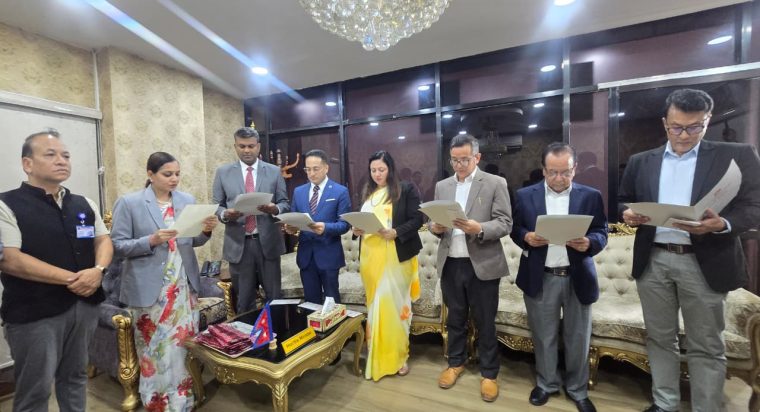 ६ स्वास्थ्य विज्ञान प्रतिष्ठानका नवनियुक्त उपकुलपतिद्वारा शपथ ग्रहण