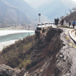 अविरल वर्षा र पहिरोले देशका प्रमुख राजमार्गहरू अवरुद्ध अविरल वर्षा र पहिरोले देशका प्रमुख राजमार्गहरू अवरुद्ध