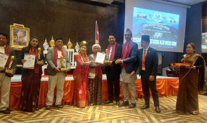 गोकर्णेश्वरका नगर प्रमुख रिसाल एशिया ग्लोबल एक्सिलेन्स अवार्ड गोकर्णेश्वरका नगर प्रमुख रिसाल एशिया ग्लोबल एक्सिलेन्स अवार्ड