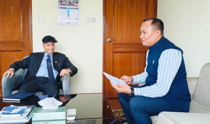 रोङ गाउँपालिकाले धितो पत्र बोर्डमा बुझायो ज्ञापन, ‘मोडल भिलेज’लाई सफल बनाउन माग