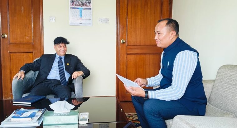 रोङ गाउँपालिकाले धितो पत्र बोर्डमा बुझायो ज्ञापन, ‘मोडल भिलेज’लाई सफल बनाउन माग