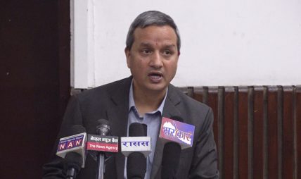 आर्थिक वृद्धिलाई समावेशी नबनाए सुशासन र समृद्धि चुनौतीपूर्ण : डा. भट्ट आर्थिक वृद्धिलाई समावेशी नबनाए सुशासन र समृद्धि चुनौतीपूर्ण : डा. भट्ट