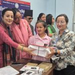 सगरमाथा लुम्बिनी इन्स्योरेन्सद्वारा नेत्रहीन विद्यार्थीलाई शैक्षिक सामग्री वितरण